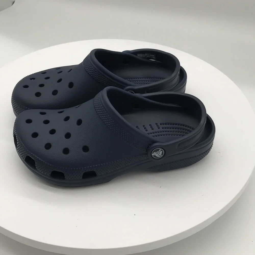 Crocs Unisex Child Classic Clogs size J 4 US